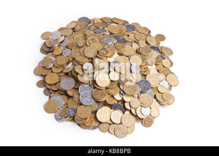 Haufen der ukrainischen Münzen auf weißem Hintergrund Stockfoto