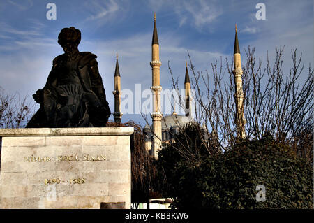 Mimar Sinan Statue und die Selimiye Moschee, Türkei Stockfoto