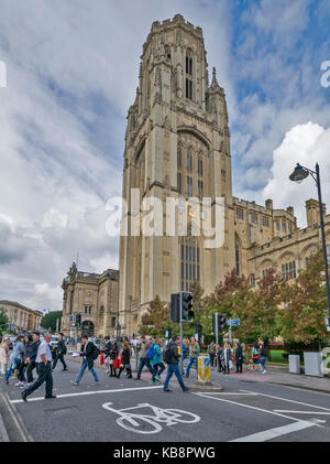 BRISTOL ENGLAND STADTZENTRUM WILLS MEMORIAL BUILDING UNIVERSITÄT VON BRISTOL AUS PARK ROW Stockfoto