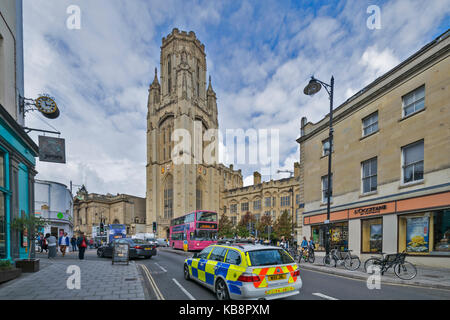 BRISTOL ENGLAND STADTZENTRUM WILLS MEMORIAL BUILDING UNIVERSITÄT BRISTOL VON DER OBERSEITE DER PARK STREET Stockfoto