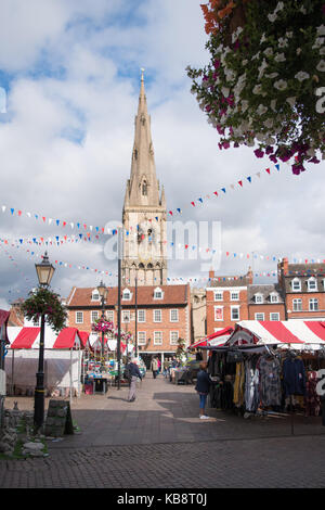 Markt Tag bei bewölktem Himmel in der Königlichen Markt Newark Lincolnshire Stockfoto