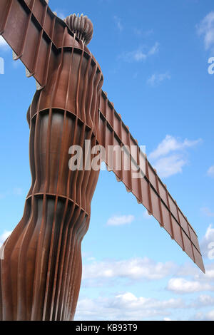 Der Engel des Nordens ist einer zeitgenössischen Skulptur, von Antony Gormley, in Gateshead in Tyne konzipiert und Verschleiß, England. Im Jahr 1998 abgeschlossen, Stockfoto