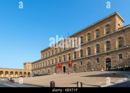 Palazzo Pitti (Palazzo Pitti) von der Piazza Pitti, Florenz, Italien. Stockfoto