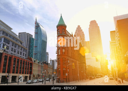 Toronto Skyline und Flatiron Building - ein Wahrzeichen Toronto Attraktion in der Innenstadt entfernt Stockfoto