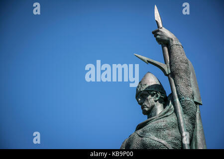 Ingolfur Arnarson Statue in Reykjavik, Island. IHe und seine Frau werden gemeinhin als die erste permanente Nordischen Siedler Islands anerkannt. Nach t Stockfoto