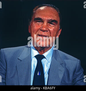 Der Dependance Deutsche Schwergewichtsboxer Max Schmeling, 1980er Jahre Deutschland. Ehemaligen deutschen Schwergewicht Box-Champion Max Schmeling, Deutschland der 1980er Jahre. Stockfoto