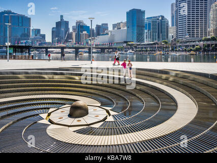 Australien, New South Wales, Sydney, Darling Harbour, Gezeiten Kaskaden Wasser Installation Stockfoto