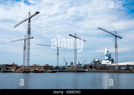 Norfolk Virginia, Elizabeth River, Norfolk Naval Shipyard, NNSY, Hebekrane, VA170521021 Stockfoto