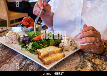 Colonial Williamsburg, Virginia, The Trellis Bar & Grill, Restaurants, Restaurants, Restaurants, Restaurants, Cafés, Restaurants, Restaurants, Salaten, Mittagessen, VA170521039 Stockfoto