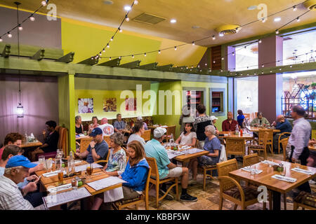 Colonial Williamsburg, Virginia, lebendes Geschichtsmuseum, The Trellis Bar & Grill, Restaurant, Restaurants, Restaurants, Restaurants, Cafés, Restaurants, Tische, Innenräume Stockfoto