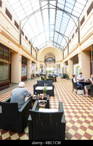 Innerhalb der denkmalgeschützten Börse Arcade wurde im Jahre 1888 erbaut, 76 Mosman Street, Central Precinct, Charters Towers, North Queensland, Queensland, Australien Stockfoto