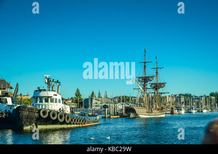 Tall Ships, 'Lady Washington & Hawaiiain Häuptling' am Puget Sound, besuchen Sie Olympia, WA 8/31/2017. Stockfoto