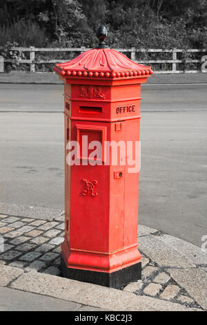 Viktorianische sechseckige Post Box Stockfoto