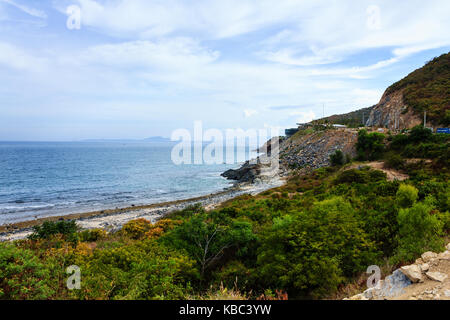 Die Bucht von Nha Trang, Khanh Hoa, Vietnam. Blick von Cu hin Pass (Autobahn) und im Süden der Stadt Nha Trang ist. Stockfoto