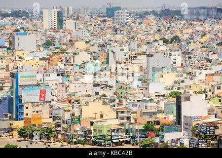Ho Chi Minh City (Saigon) Skyline mit bunten Haus, vietnam Saigon ist die grösste Stadt und das wirtschaftliche Zentrum Vietnams. Stockfoto