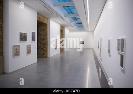 Torbjørn Rødland: The Touch That Made You, die erste Einzelausstellung des in Norwegen geborenen FOTOGRAFEN AUS LA in der Serpentine Sackler Gallery in Großbritannien Stockfoto