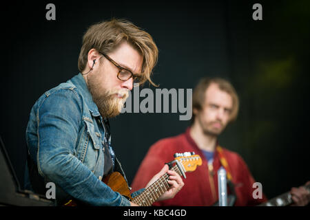 Die international renommierte norwegische Jazzband Jaga Jazzist spielt ein Live-Konzert beim norwegischen Musikfestival Bergenfest 2015 in Bergen. Hier ist Gitarrist und Multiinstrumentalist Andreas Mjøs live auf der Bühne zu sehen. Norwegen, 13/06 2015. Stockfoto