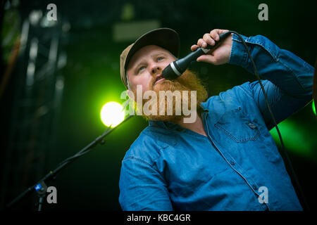 Die international renommierte norwegische Jazzband Jaga Jazzist spielt ein Live-Konzert beim norwegischen Musikfestival Bergenfest 2015 in Bergen. Hier wird Schlagzeuger, Sänger und Multiinstrumentalist Martin Horntveth live auf der Bühne abgebildet. Norwegen, 13/06 2015. Stockfoto