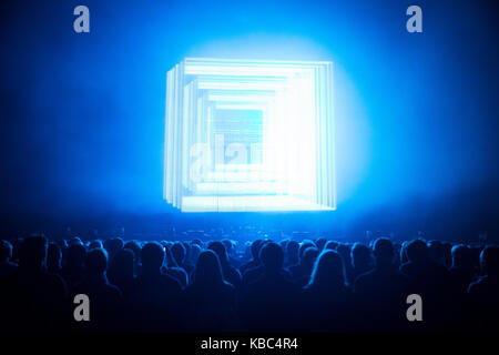 Der französische Komponist, Musikproduzent und Musiker Jean-Michel Jarre spielt ein Live-Konzert im Oslo Spektrum. Norwegen, 28/10 2016. Stockfoto