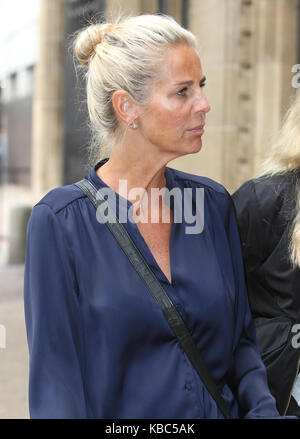 Ulrika Jonsson und ihre Tochter außerhalb ITV Studios mit: Ulrika Jonsson Wo: London, Großbritannien Wann: 29 Aug 2017 Quelle: Rocky/WENN.com Stockfoto