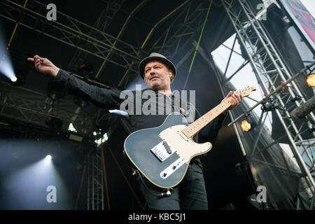 Die englische Alternative Rock Band Levellers führt ein Live Konzert in der norwegischen Musik Festival Bergenfest 2015 in Bergen. Hier Sänger und Musiker Mark Chadwick ist live auf der Bühne. Norwegen, 13/06 2015. Stockfoto