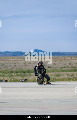 Airshow Festa Al cel Lleida, Barcelona - Spanien, Spanisch Airborne Brigade Fallschirm Stockfoto