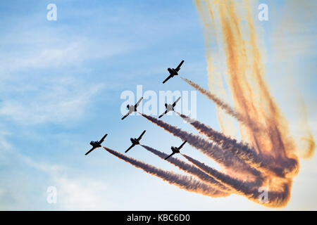 Airshow Festa Al Cel Lleida (Lerida) Barcelona, Patrulla Águila spanische Air Force Aerobatic Team. Stockfoto