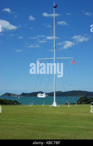 Fahnenmast auf dem Gelände der Waitangi Treaty House, Waitangi Neuseeland Stockfoto