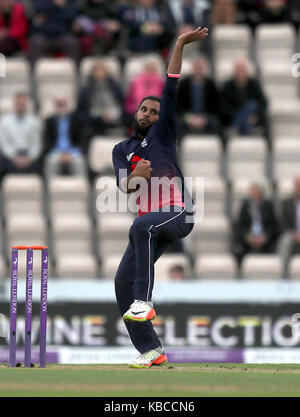 England's Adil Rashid Schalen während des fünften Royal London einen Tag International bei der ageas Schüssel, Southampton. PRESS ASSOCIATION Foto. Bild Datum: Freitag, September 29, 2017. Siehe PA Geschichte Cricket England. Photo Credit: Simon Cooper/PA-Kabel. Einschränkungen: Nur für den redaktionellen Gebrauch bestimmt. Keine kommerzielle Nutzung ohne vorherige schriftliche Zustimmung der EZB. Standbild nur verwenden. Keine bewegten Bilder zu senden emulieren. Nicht entfernen oder verdecken von Sponsor Logos. Stockfoto