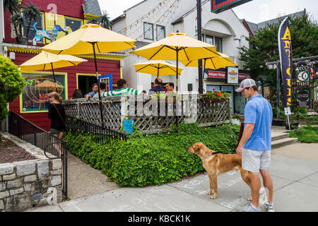 Richmond Virginia, Carytown, Nachbarschaft, städtisches Einzelhandelsviertel, Shopping Shopper Shopper Geschäfte Geschäfte Markt Märkte Marktplatz Kauf Verkauf, Einzelhandel st Stockfoto