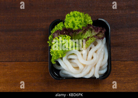 Raw dicke weiße Nudeln Stockfoto