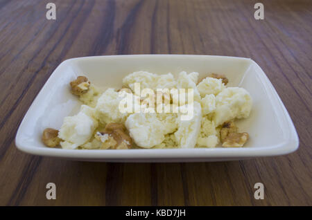 Tulum Käse und Walnüssen Stockfoto