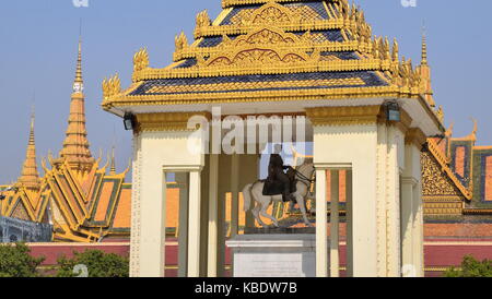 Kambodscha König Norodom Memorial in Phnom Penh Silberpagode und Königspalast Stockfoto