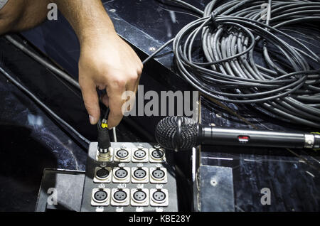 Mikrofon Kabel an ein Mischpult angeschlossen Stockfoto