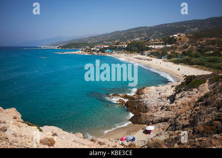 Livadi, in der Nähe der Raches und Mesakti, Ikaria, Griechenland. Dies ist der Blick auf den Strand von raches. Stockfoto