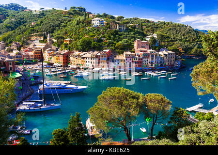 Schönes Dorf, mit Blick auf Portofino, Ligurien, Italien. Stockfoto