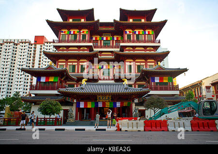 Buddha Tooth Relic Temple wurde 2007 fertiggestellt, ein vierstöckiger Tempel und Museumskomplex im nordchinesischen Stil. Stockfoto