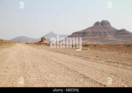 Straße in Damaraland, Namibia, Afrika. Stockfoto