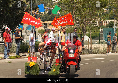 Nizza - 2. JULI: Die TOUR 2013 (Tour de France). Werbung Caravan Stockfoto