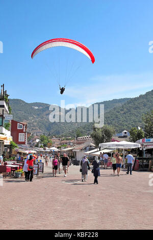 Para-Flugzeug Landung in Oludeniz, Türkei Stockfoto