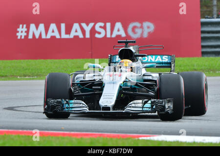 Sepang. 29 Sep, 2017. Mercedes' Brite Lewis Hamilton konkurriert, während das zweite Freie Training der Formel 1 Grand Prix von Malaysia auf dem Sepang Circuit in Malaysia auf Sept. 29, 2017. Credit: Chong Voon Chung/Xinhua/Alamy leben Nachrichten Stockfoto