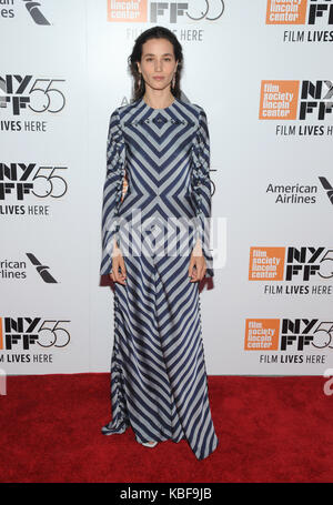 New York, NY, USA. 28 Sep, 2017. Elisa Lasowski besucht 55th New York Film Festival Opening Night Premiere von 'Letzte Flagge' in der Alice Tully Hall, Lincoln Center am 28. September 2017 in New York City. Quelle: John Palmer/Medien Punch/Alamy leben Nachrichten Stockfoto