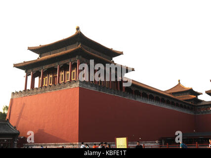 Peking, Peking, China. 30 Sep, 2017. Peking, China, 30. September 2017: (redaktionelle Verwendung. CHINA). Der Meridian Tor der Verbotenen Stadt für die kommenden nationalen Tag in Peking erneuert wird. Credit: SIPA Asien/ZUMA Draht/Alamy leben Nachrichten Stockfoto