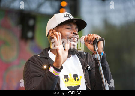 Croydon Internationale Mela Festival: Wandle Park, Croydon, Großbritannien. 30 September, 2017 TaZzZ, Preisgekrönte unabhängige britisch-pakistanischen Rapper auf der Bühne. Quelle: Steve Parkins/Alamy leben Nachrichten Stockfoto