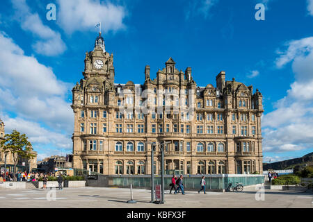 Blick auf Luxus Hotel Balmoral an der Princes Street in Edinburgh, Schottland, Vereinigtes Königreich Stockfoto