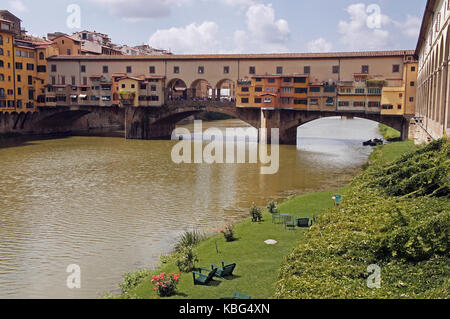 Ponte Vecchio als sichtbar von den Uffizien, Florenz (Firenze), Italien Stockfoto