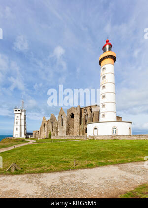 Abtei Ruine, Leuchtturm und Semaphore Tower, Pointe de Saint-Mathieu, Bretagne, Frankreich Stockfoto