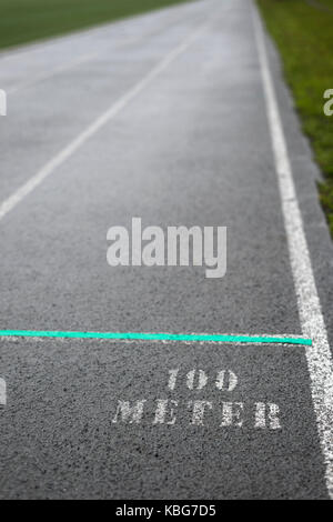 Start eines 100 Meter Dash. Stockfoto