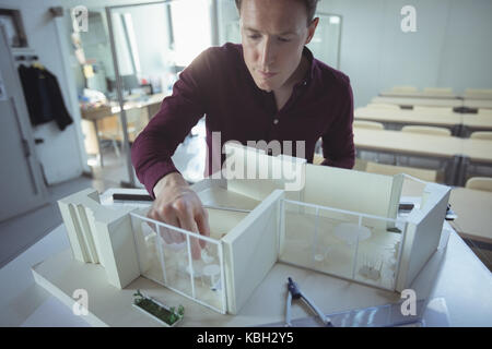 Architekten arbeiten an Haus Probe im Studio Stockfoto