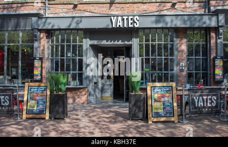 Eine Auswahl der Bilder, während Sie Kaffee und ein Muffin in Newcastle Stadtzentrum. Stockfoto